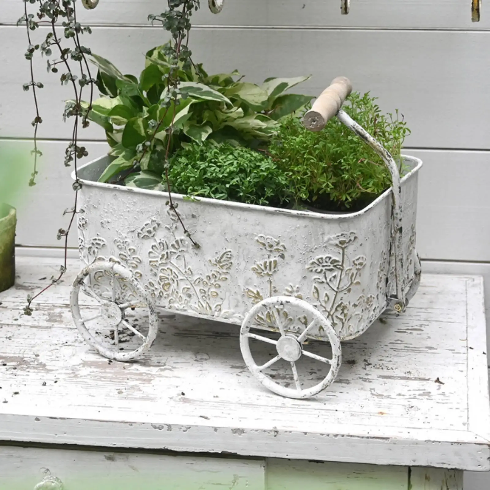 Floor Standing Outdoor Decorative Cart Embossed Iron Wheelbarrow Garden Accessories House for Interior Planter Décor