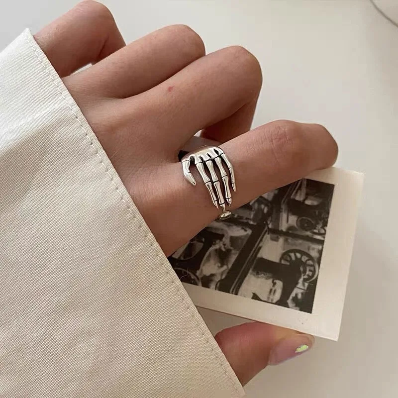 

Punk Vintage Skeleton Hand Silver Plated Unisex Finger Rings For Women Men Halloween Party Jewelry Gift