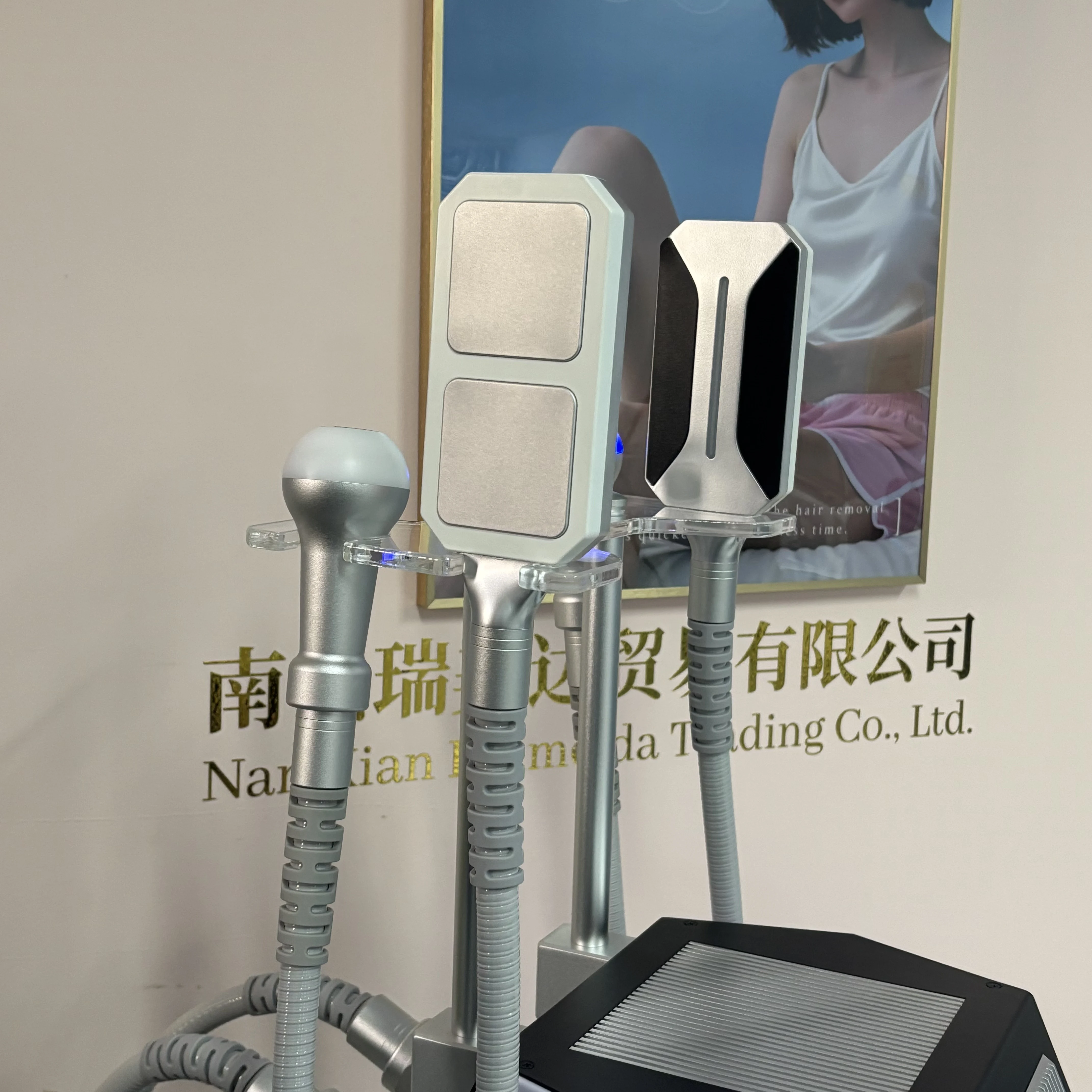 

Newly upgraded frozen slimming toner, frozen slimming toner for body shaping, Ellulite reduces skin tightness, CE