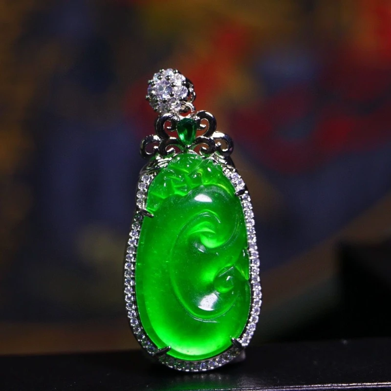 

Natural Ice Through Classic Fashion Women's Pendant Jade Pendant