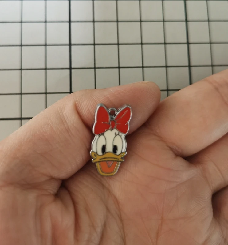 

50PCS cartoon Daisy duck Pendant DIY Jewelry Necklace Earrings Bracelet Jewelry Earring Charms