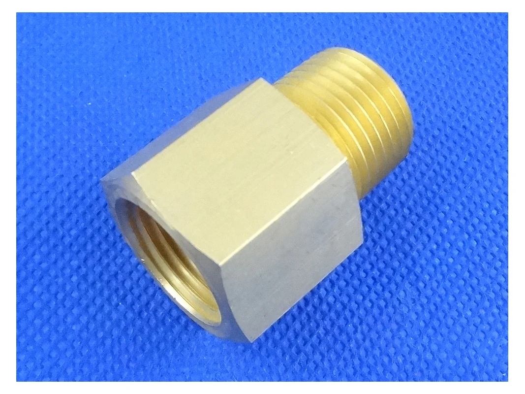 

1 pcs of Adaptor fitting 1/2” BSP (DN15) male to 1/2” NPT female, Brass