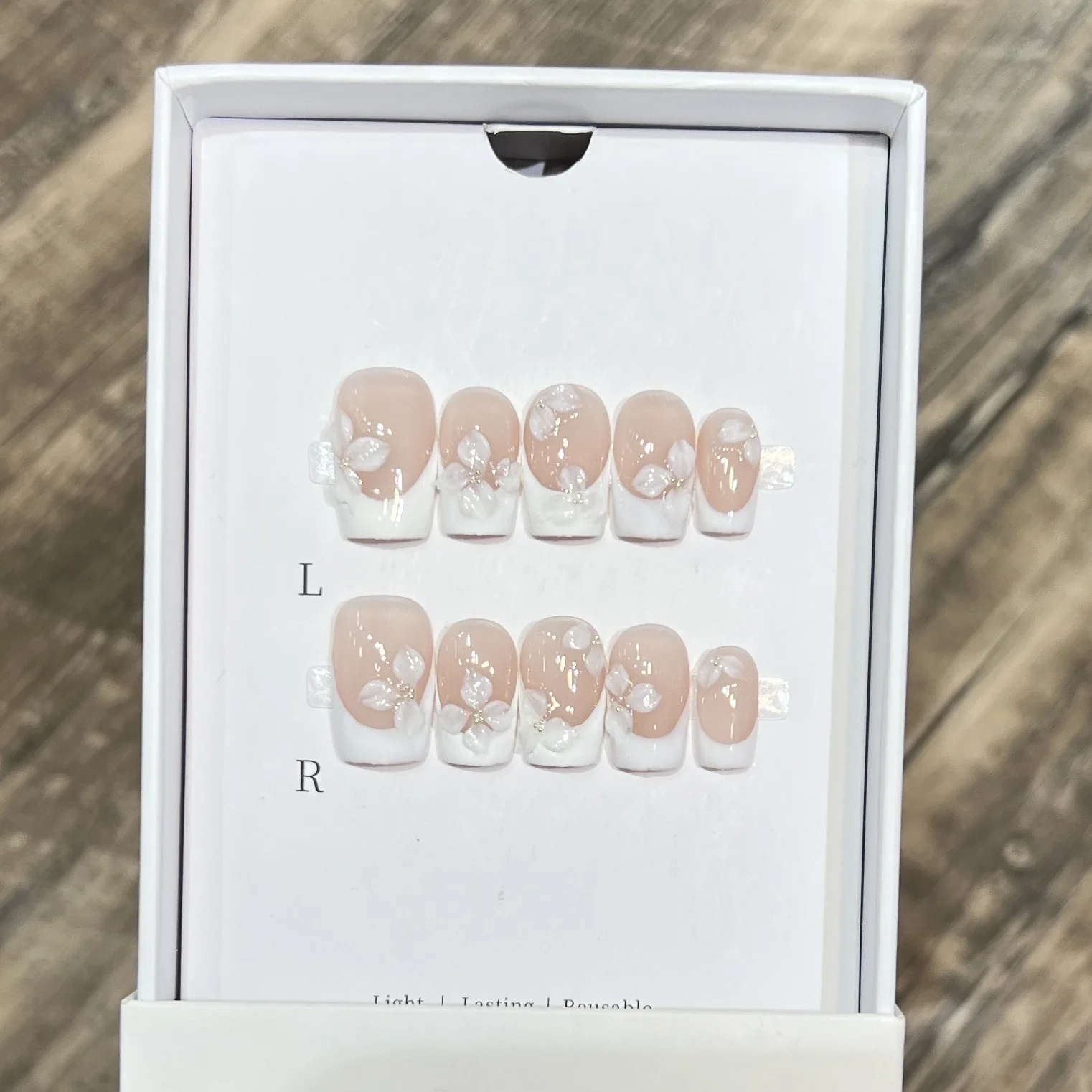 10枚入り ハンドメイド フレンチ ミディアム スクエア つけ爪 ホワイトエッジ 3Dフラワーデザイン フェイクネイル ウェアラブル ネイルアートチップ ガールズ向け