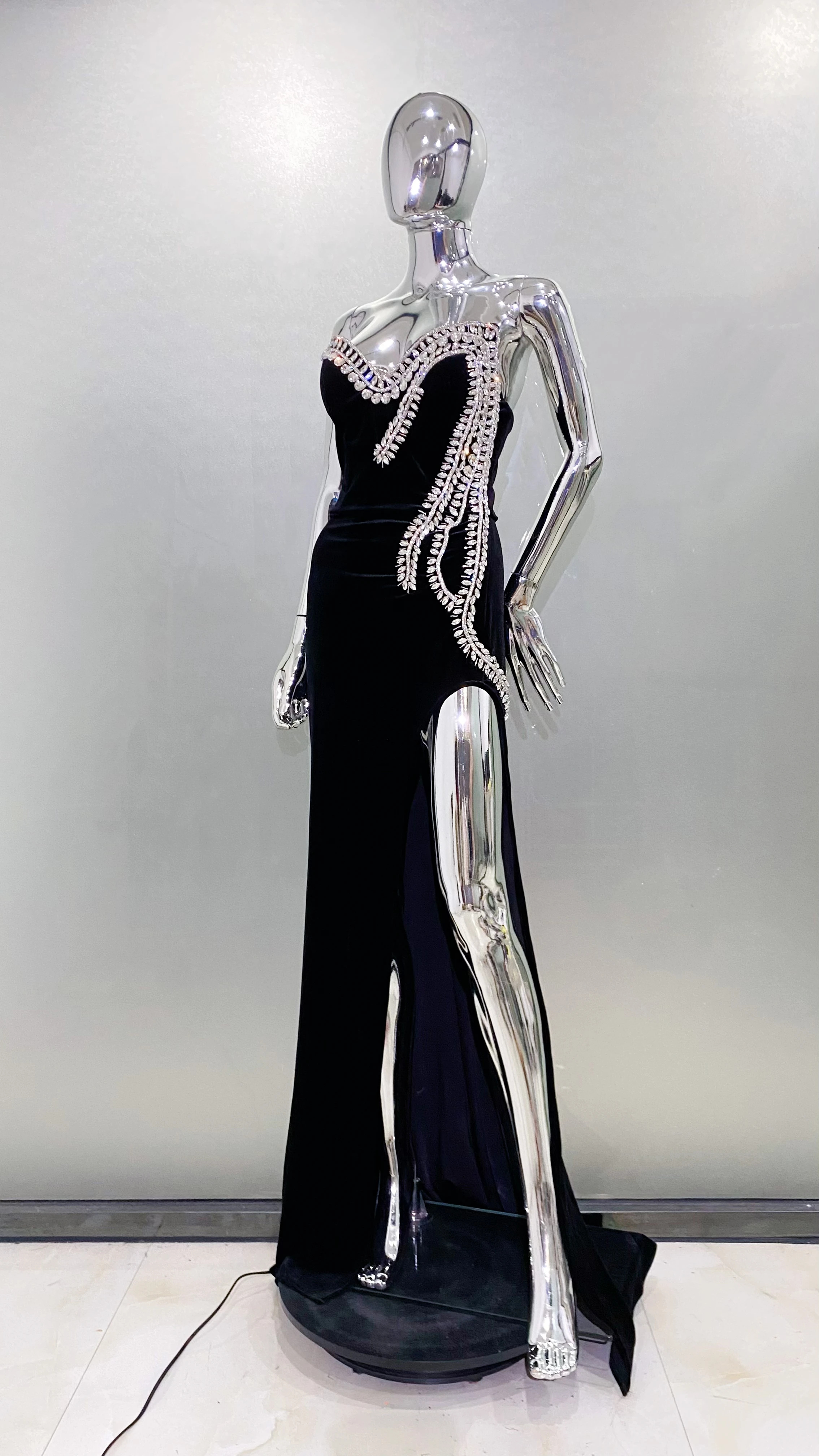 Luxury Stereoscopic Rhinestone Design HIgh Slit Strapless Floor Length Dress Graceful Woman Evening Dress Performance Costume