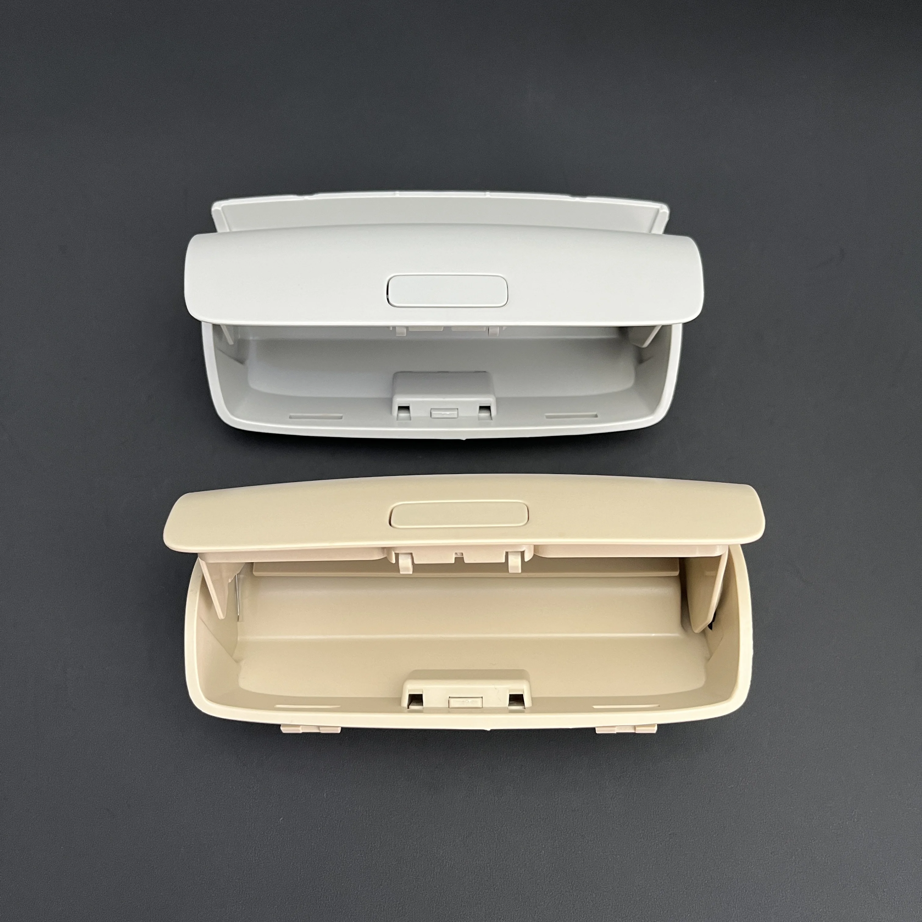 Car Roof Sun Glasses Box Case Holder For VW Tiguan Passat B6 B7 CC Golf 6 5 MK6 Jetta MK5  Skoda Yeti Superb 1KD868837