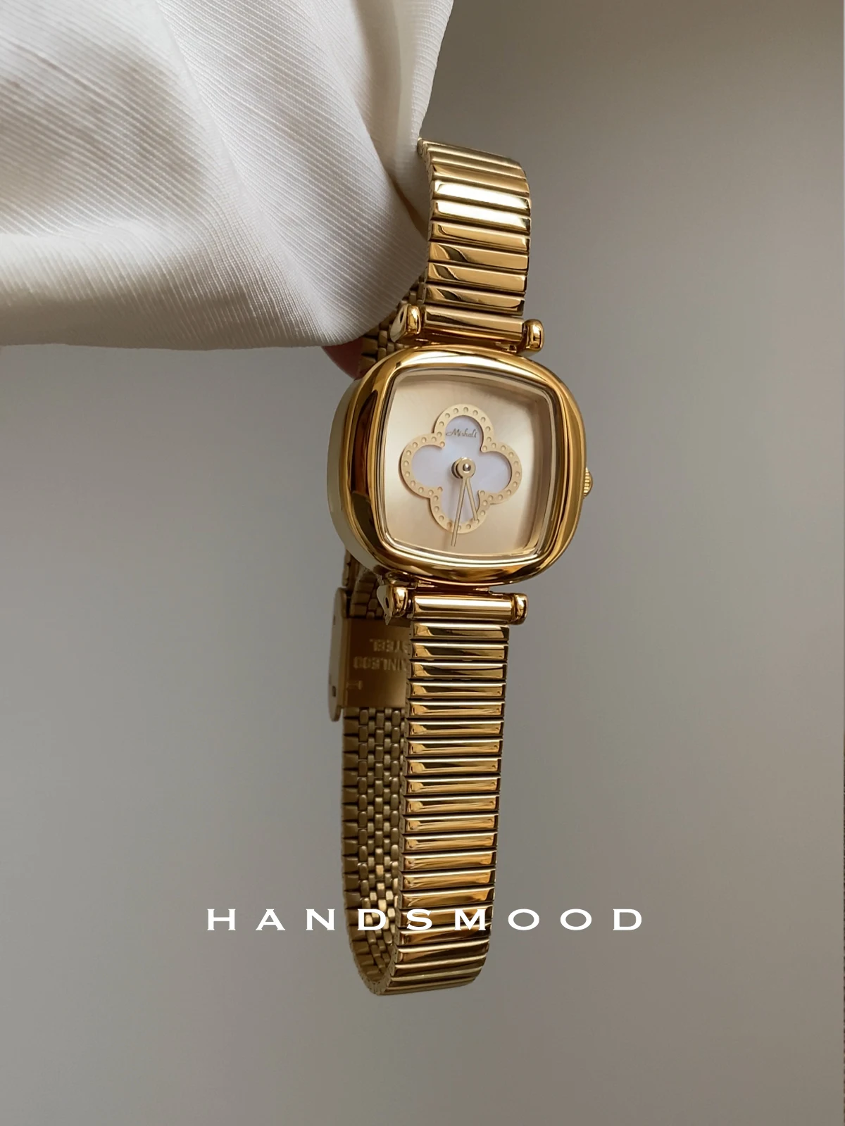 Gold square dial, elegant and sophisticated bamboo-style strap, women's watch, fashionable quartz wristwatch.