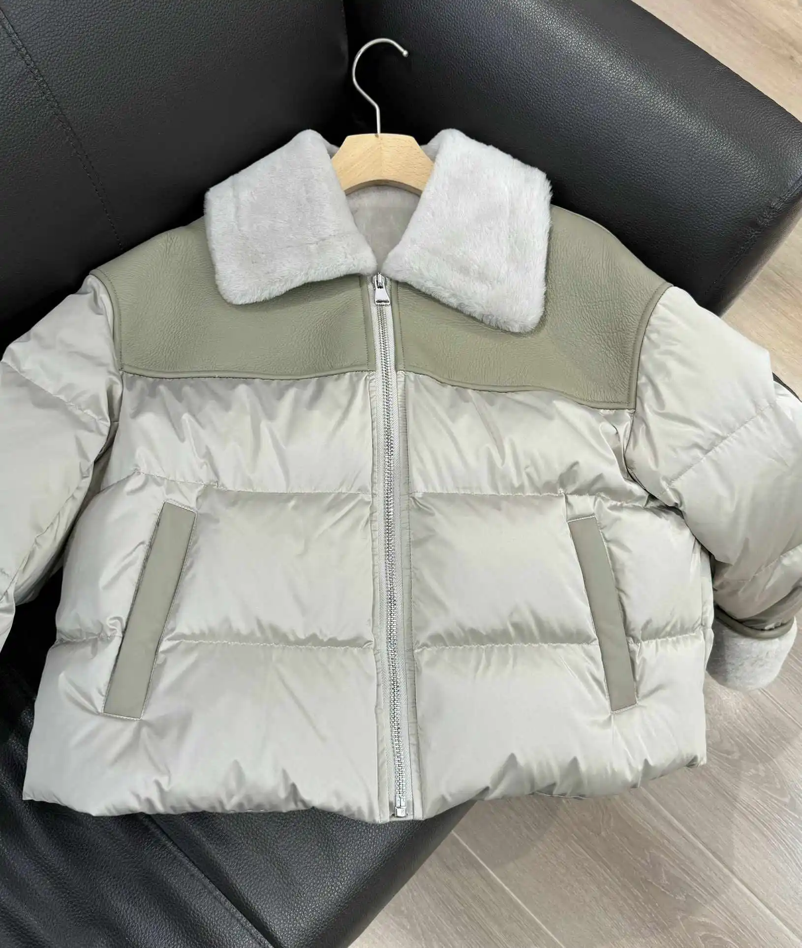 Autumn Women's Jackets LP Sheepskin White Goose Down Short Coat