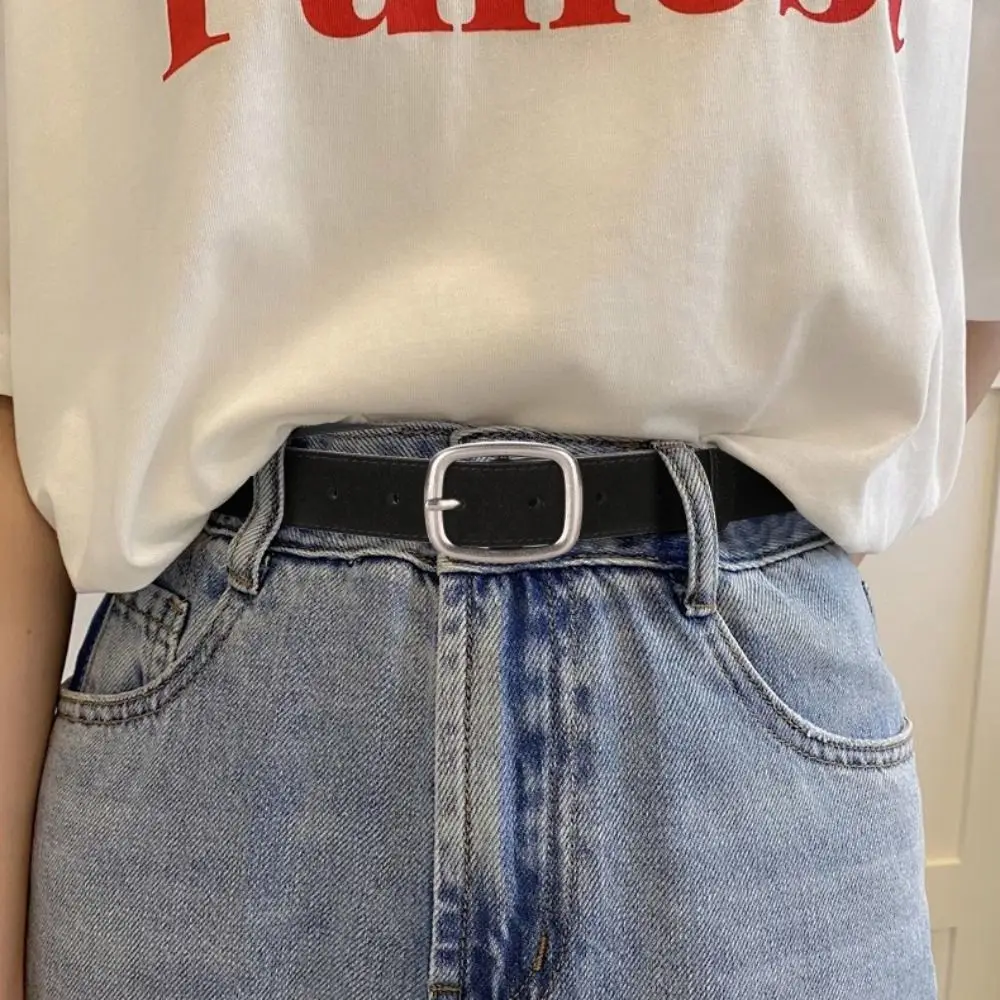 เข็มขัดหนังกลับตกแต่งกางเกงยีนส์เรียบง่าย หัวเข็มขัดสี่เหลี่ยมสีเงิน สไตล์เกาหลี สายคาดเอวหนัง PU แฟชั่นสำหรับตกแต่งกางเกง ผู้หญิง/เด็กผู้หญิง