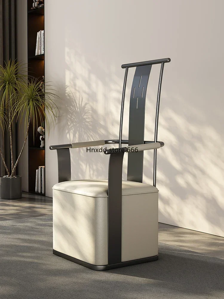 Poltrona de luxo com luz traseira alta