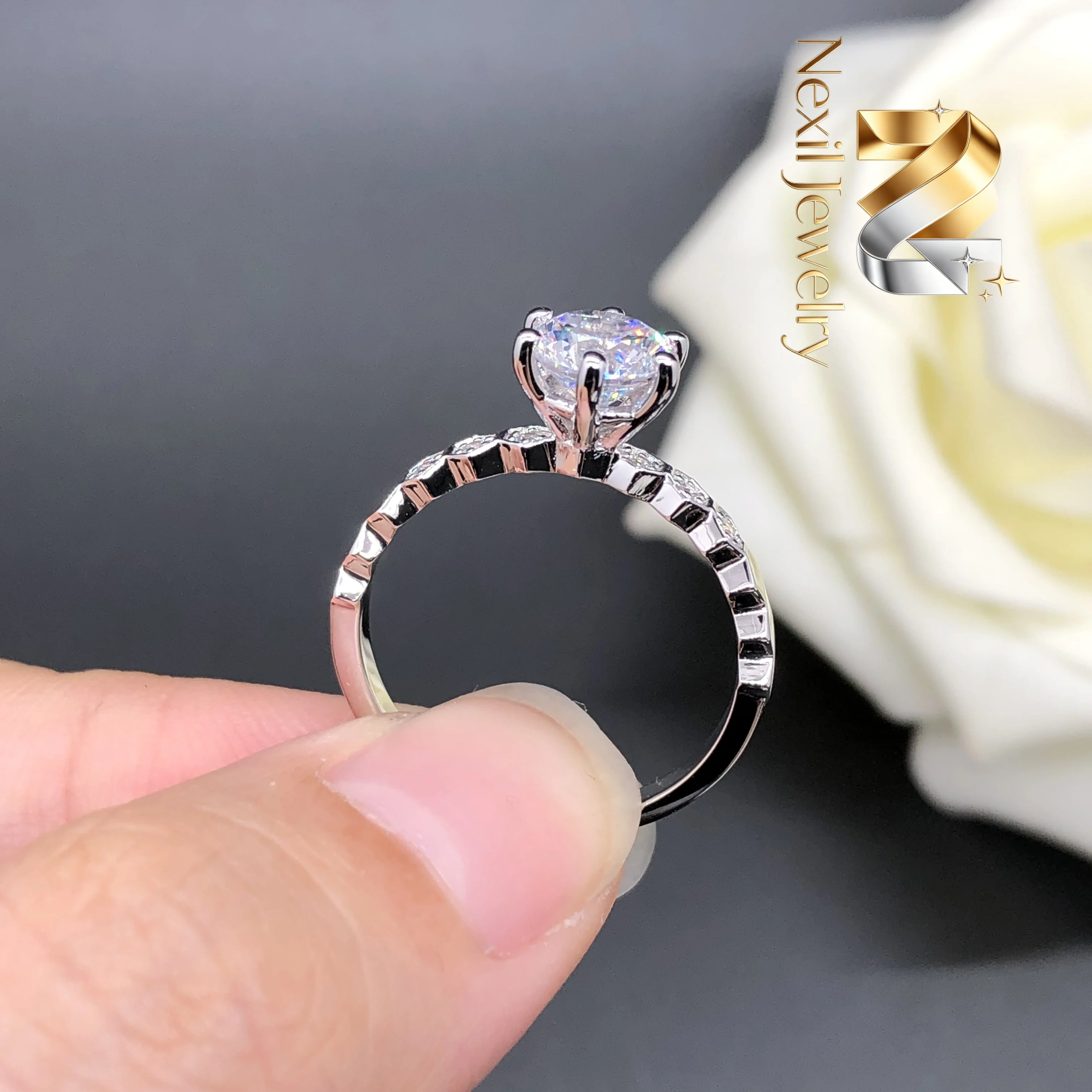 Nexil Jewelry  0.5,1,2,3Ctw 5.0-9.0mm D VVS1 Moissanite Diamond Engagement Ring 18K White Gold Jewelry for Women AU750 Wedding