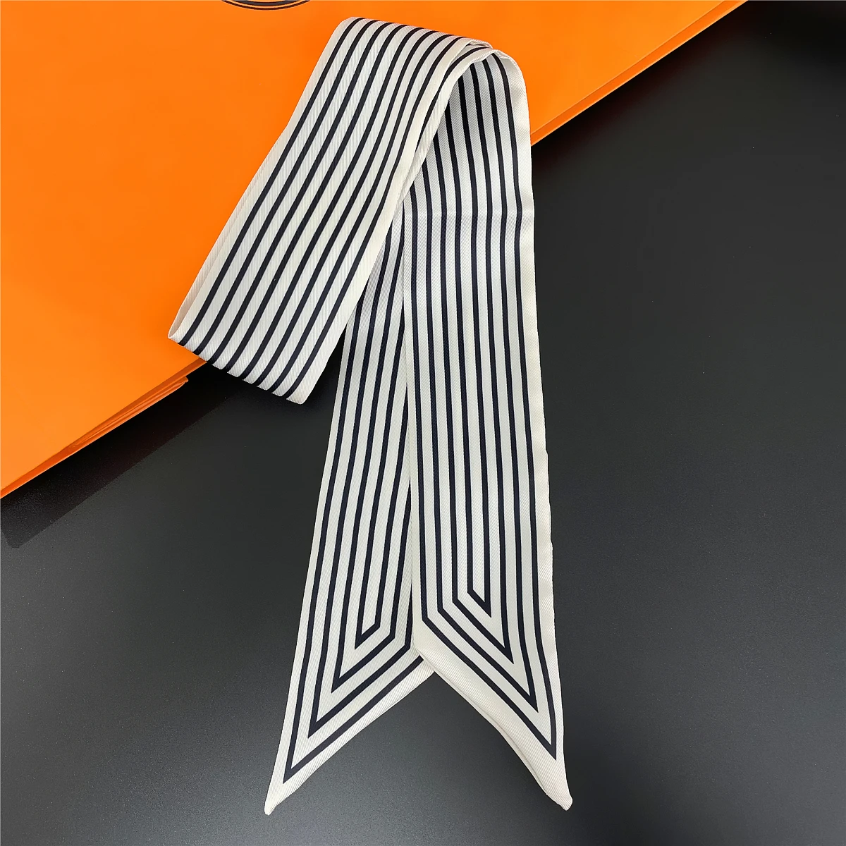 2023 New Women Scarf Luxury Brand Silk Scarf Fashion Headband Foulard Striped Skinny Hair Bag Scarves Design Neckerchief