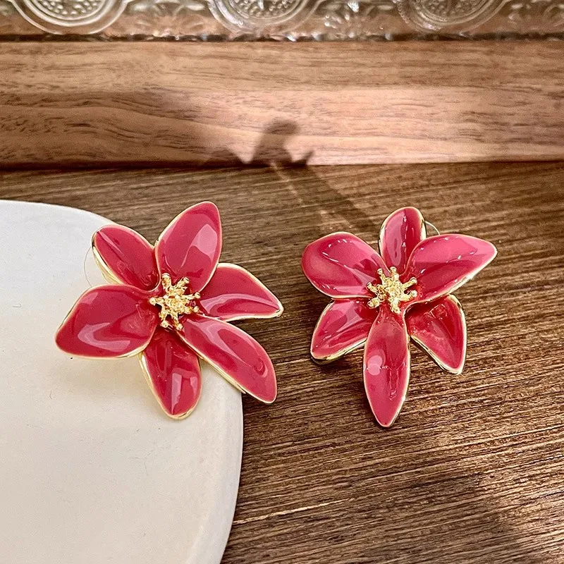 Metal Flower Drops Oil Earrings European American Style Personality Fashion Stud Earrings Ms Girl Travel Wedding Accessories