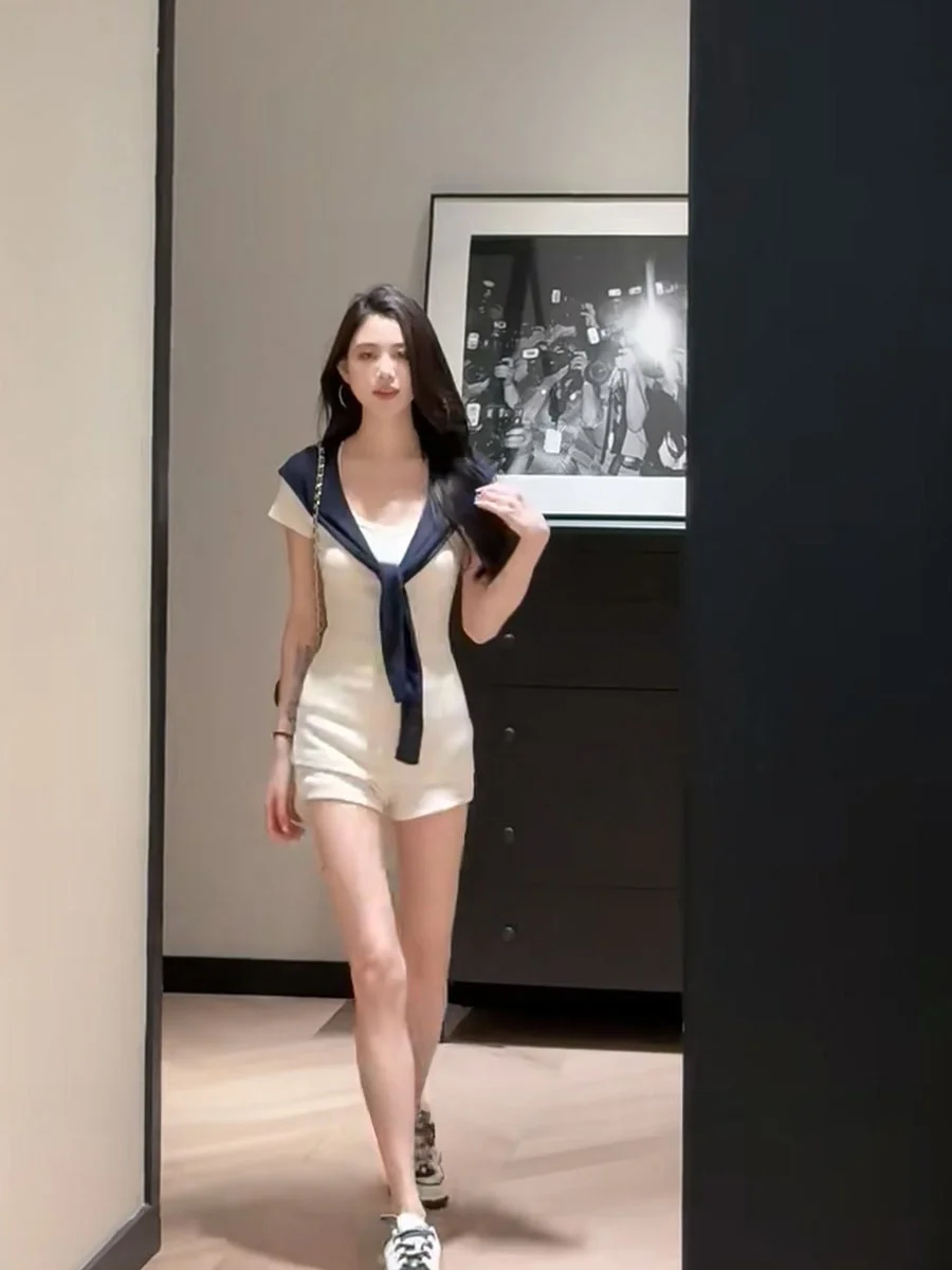 

Корейский повседневный комплект из футболки с коротким рукавом и шорт для женщин, летний модный наряд, комплект из двух предметов с V-образным вырезом