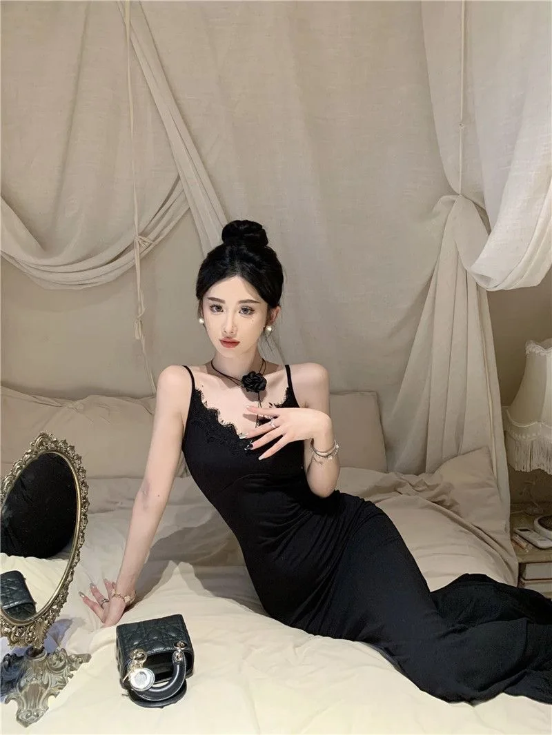 ドレス ノースリーブ レディース ハーフショルダー 女性用 秋 レザー スエード マット パテント ウェットルック エッジトリム 装飾 デコレーション Y2K