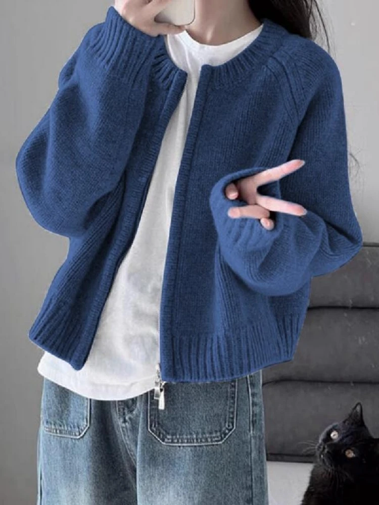

Simple blue knit cardigan women wear zipper sweater coat in autumn and winter.