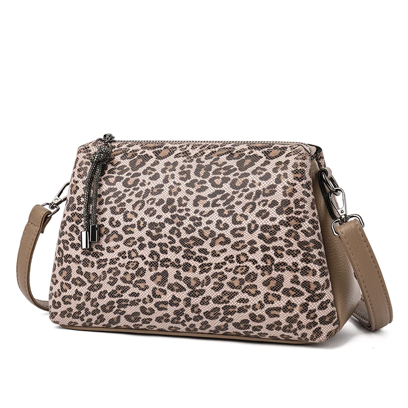 

New leopard print fashionable single-shoulder bag, European and American style versatile small square bag, women's crossbody bag