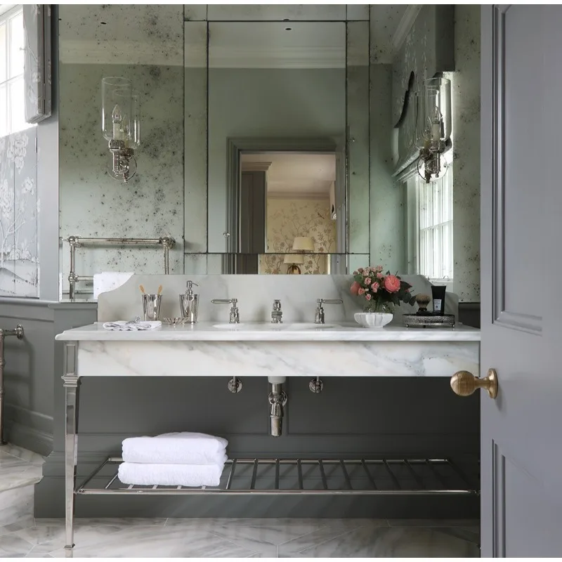 The Wash Basin Bracket Has Two Legs, Three Legs, Four Legs and Six Legs, and The Single-layer Double-layer Retro