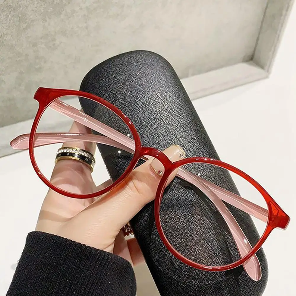 4 สี Ultralight แว่นตาอ่านหนังสือรอบสําหรับผู้หญิงผู้ชาย Anti Blue Light แว่นตา Presbyopic แว่นขยาย + 1.0 ~ + 4.0 Diopter B0D6