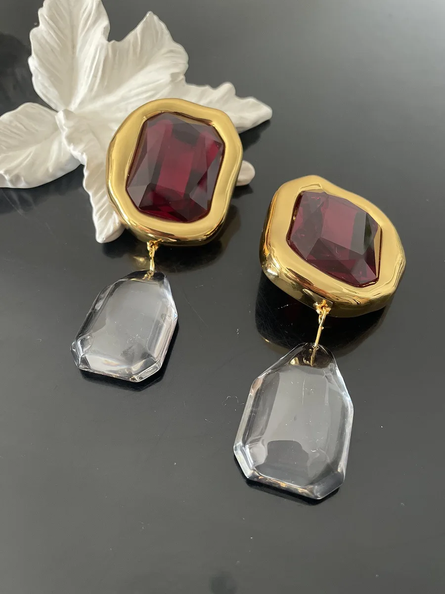 

Retro Exaggerated Earrings for Women Luxury Lightweight Clip-on Ear Cuffs No Piercing Required Fashion Statement Jewelry