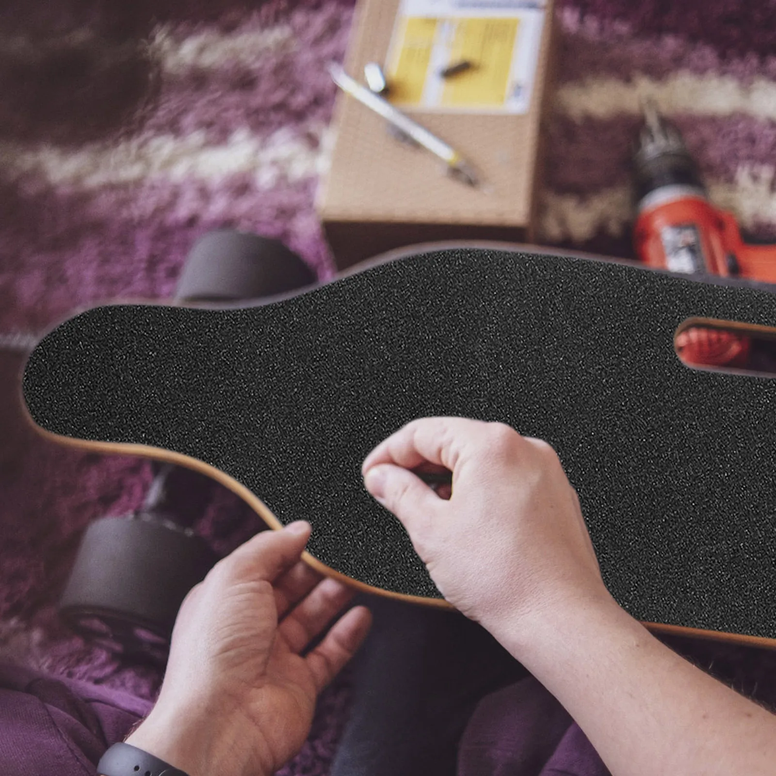 

Professional Skateboard Sheet Durable Multi-Function Cuttable Wear-Resistant Anti-Skid Self-Adhesive Skateboard Grip Tape
