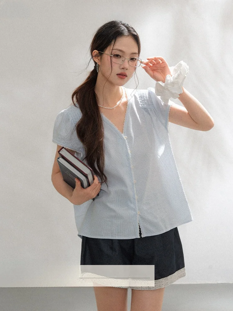 

Loveheynew Корейская женская летняя легкая футболка Slim Fit в полоску с коротким рукавом, тонкий топ с цветочным кружевом