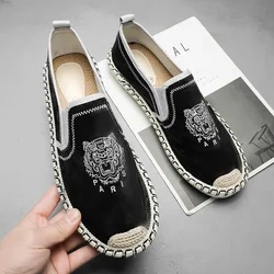 New Men Casual Loafers Classic comfort Embroidered Tiger Shoes Letter Printing Slip On Footwear Male Soft sole sole shoes