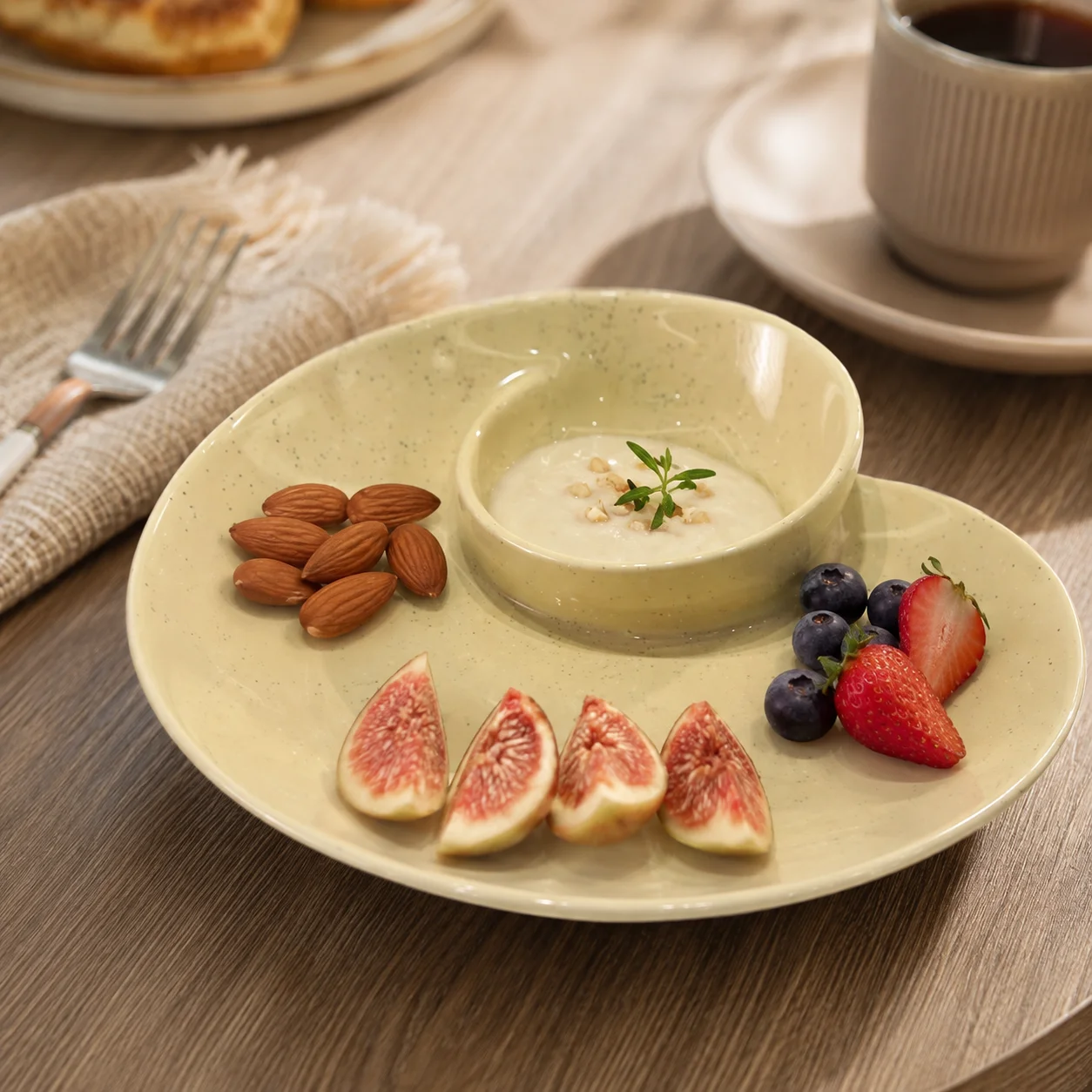 Ceramic Conch Plate Divided Dinner Plate Sauce Dish Vinegar Bowl Tableware Dessert Snack Fruit Serving Tray Dinnerware