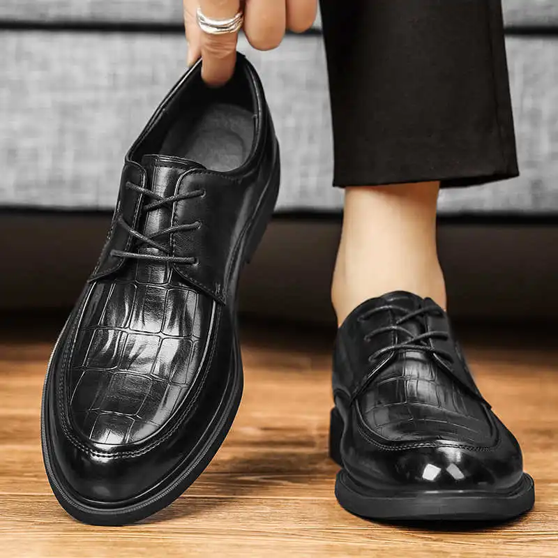 

Tied Dark Skateboard Shoes Man Laces Boots Men High Shoes Men Sneakers Sport High End New Fast Loafer'lar Newest News New