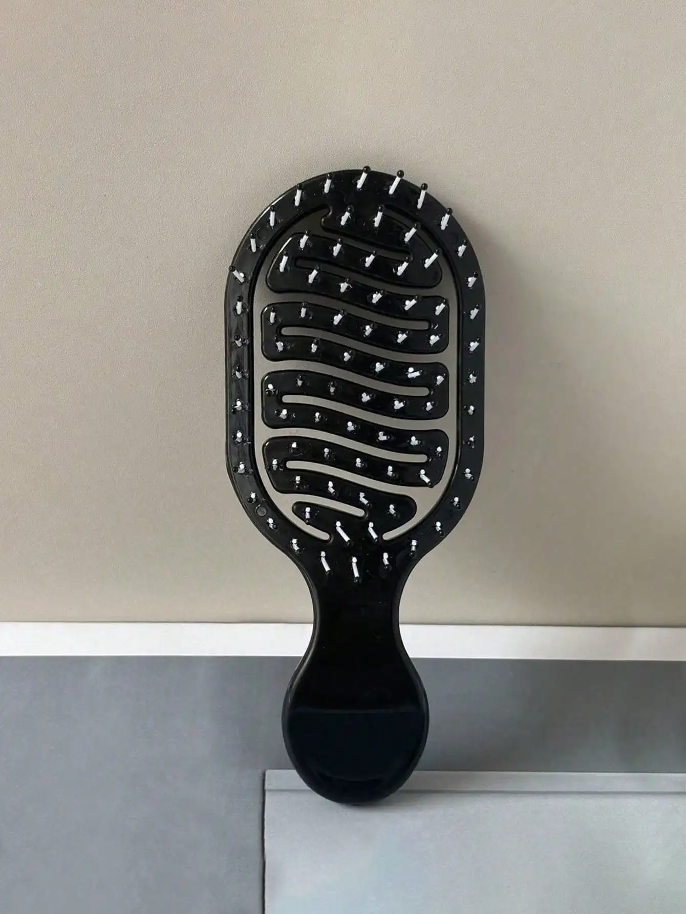 

1pc Mini Black Air Cushion Comb, Hair Brush, Comb, Hairstyling Tool, Hairstyling Product And Accessory, Suitable For Both Men And Women, Essential For Salon, Beauty, Travel, Multi-Functional Detangling Comb, Suitable For Dry And Wet Hair, All Hair Types,