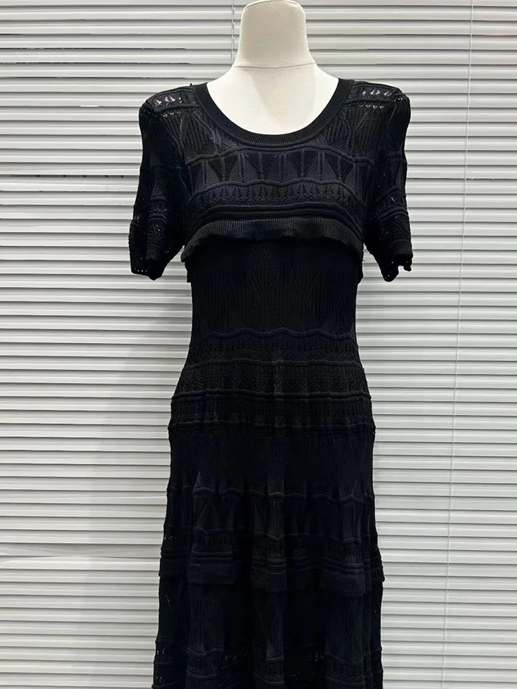 2025年夏新作のラウンドネックジャカードカットアウト伸縮性スリムニットワンピースとホルターネックワンピースのツーピースセット
