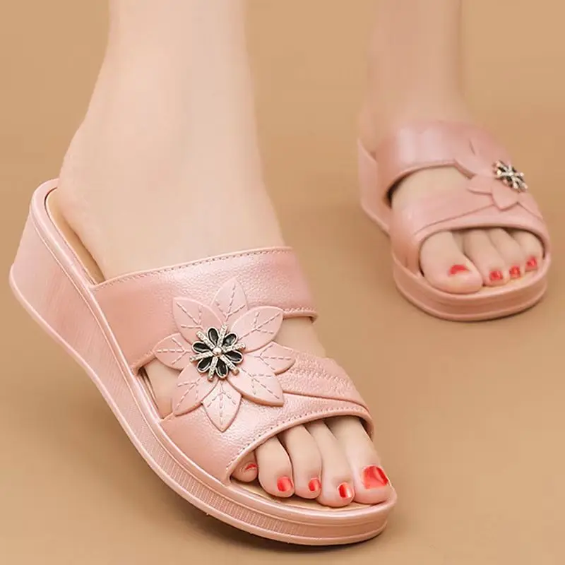 

New Women's Summer One Word Hollow Wedges Slippers Thick Sole Non Slip Breathable Home Slippers Outdoor Slippers Mom's Slippers