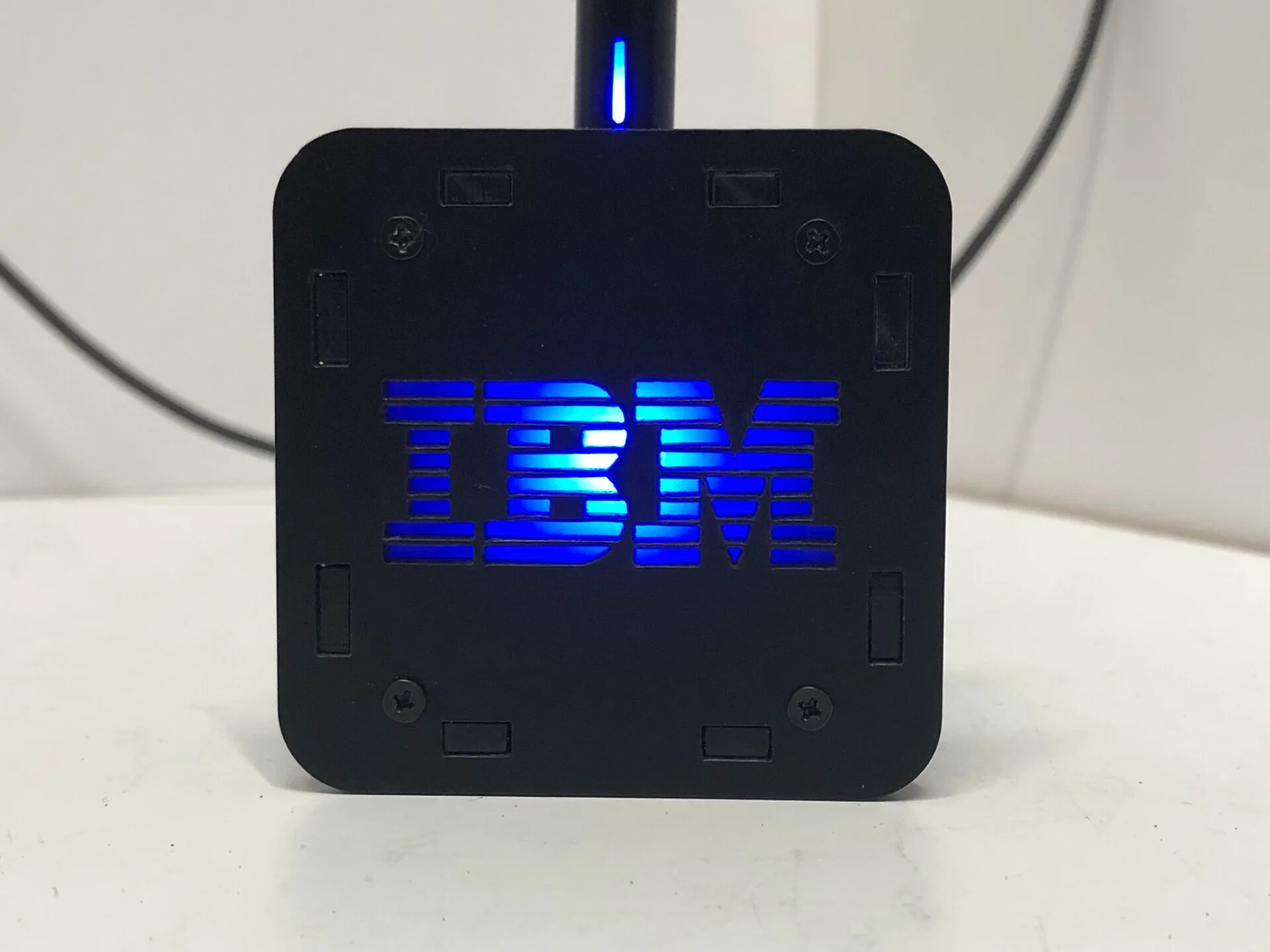 

Винтажный конвертер клавиатур IBM для моделей M101/PS2/XT/AT/M122/F122 - VIAL с автоматическим определением, поддержкой нескольких раскладок, переназначением клавиш в реальном времени