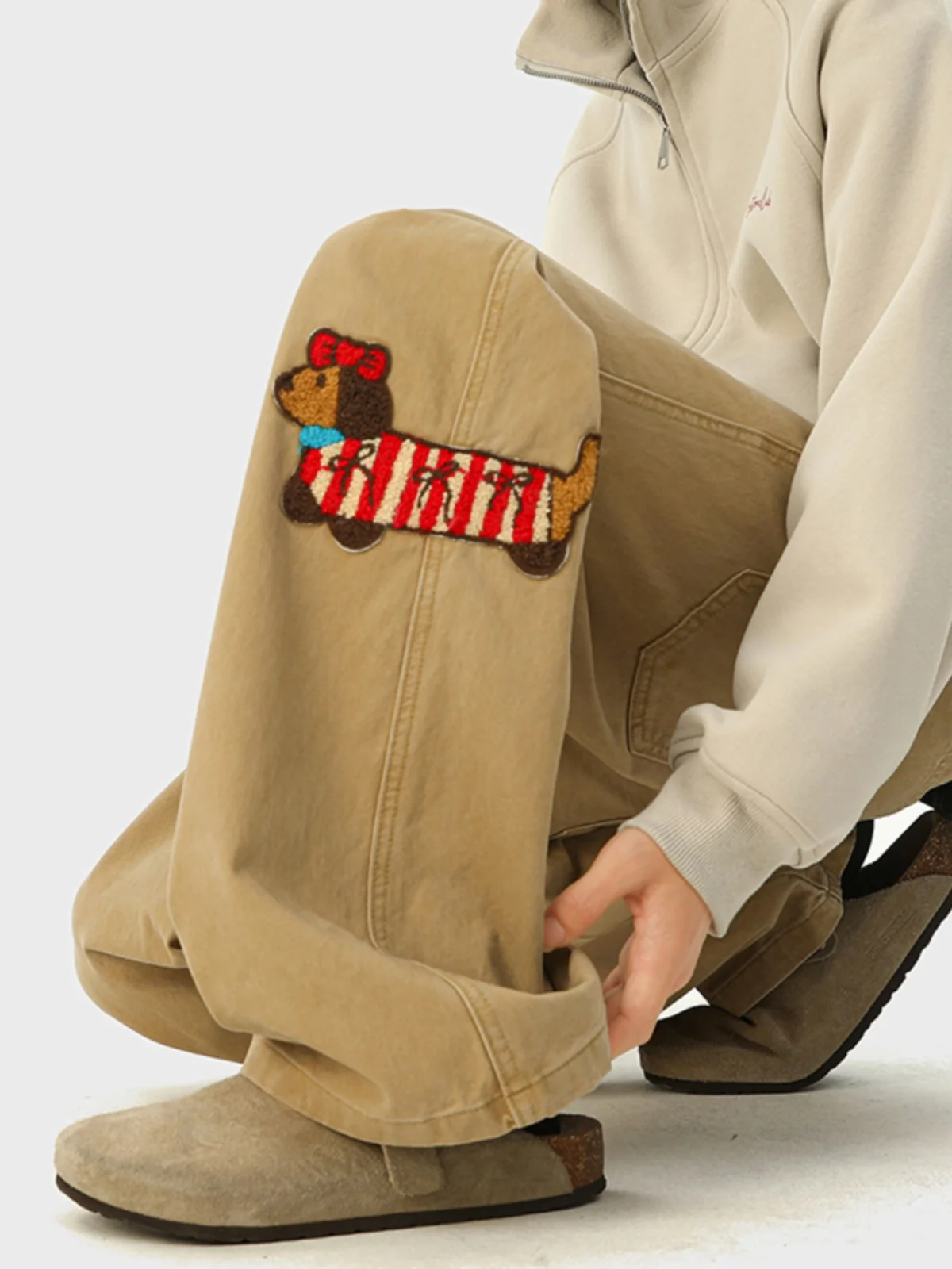 

American High Street Sle Loose Fit Casual Jeans with Sausage Dog Embroidery Wide Leg Pants for Men Trendy Design Sensation