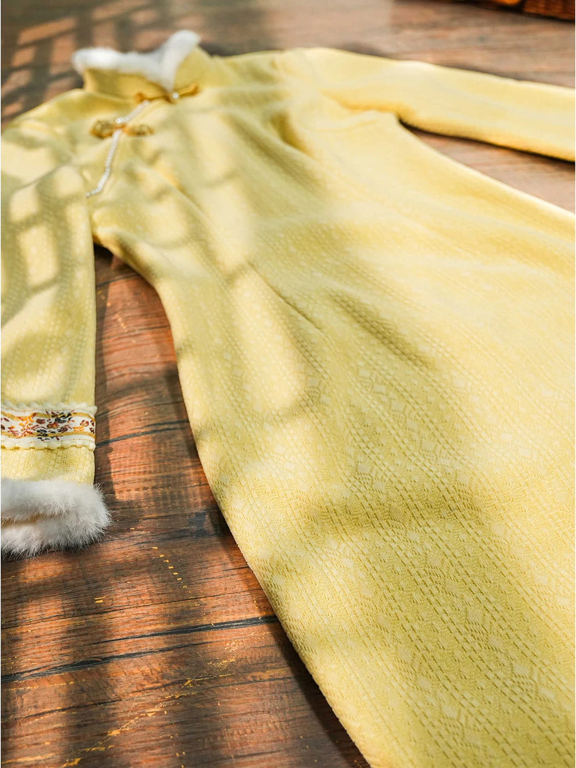 young-girl's-goose-yellow-thiened-fce-long-qipao-ele-revamped-traditional-chinese-sle-autumn-winter-new-arrival