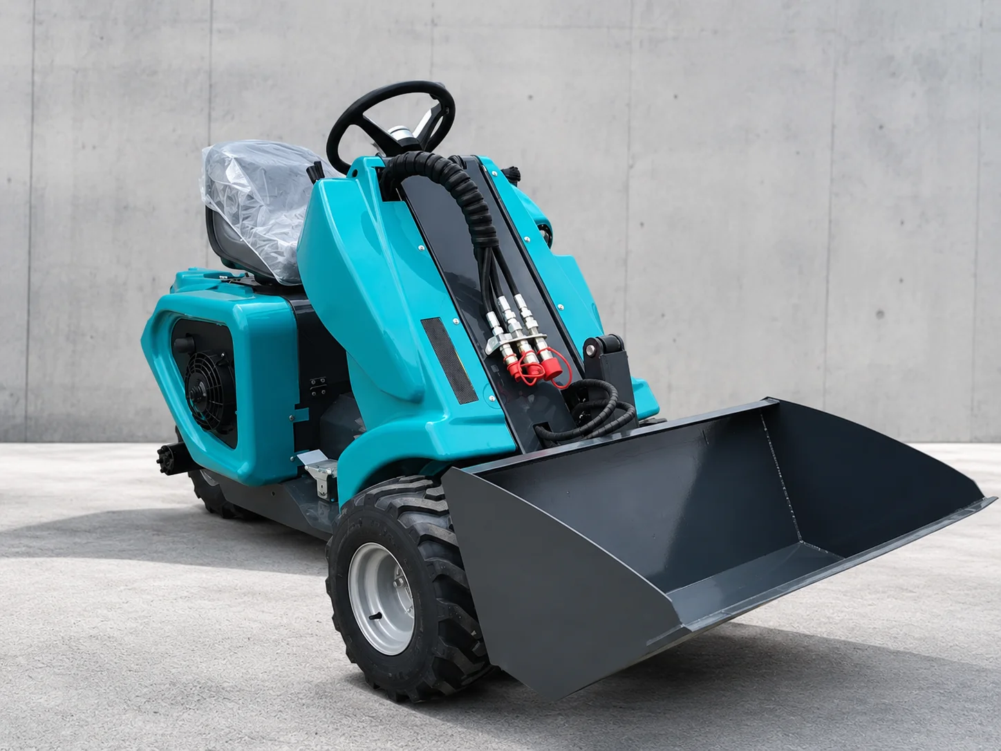 

Compact 3 Wheel Skid Loader CE Approved Euro 5 Hydraulic Machine for Farm Construction Working