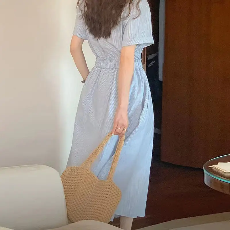 เกาหลีเก๋ไก๋ฤดูใบไม้ผลิและฤดูร้อนฝรั่งเศสย้อนยุคสูทคอปกจีบเอวกระชับสัดส่วนเสื้อเชิ้ตแขนสั้นสไตล์เดรสยาว