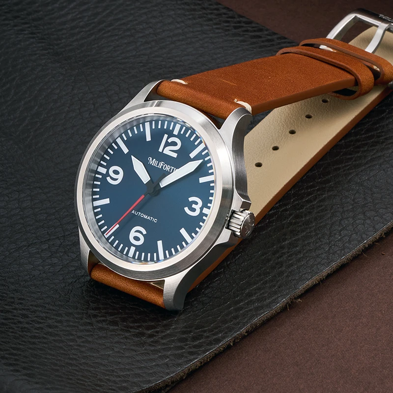 MF M096 ทหารสไตล์นักบินนาฬิกา 856 Homage ขนาดใหญ่ตัวเลขภาษาอาหรับ Dial 100M กันน้ํา NH38 การเคลื่อนไหว Auto Man นาฬิกา