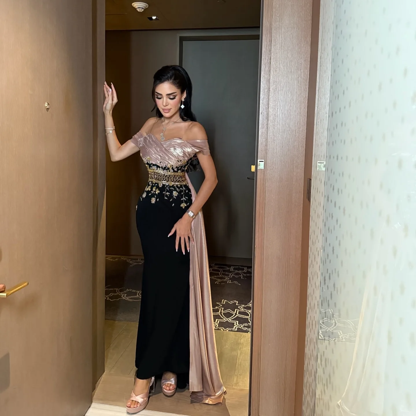 Customized Saudi Prom Dresses Pink Formal Occasion Party Gowns Strapless Women Evening Dresses Pleated Vestidos De Graduación
