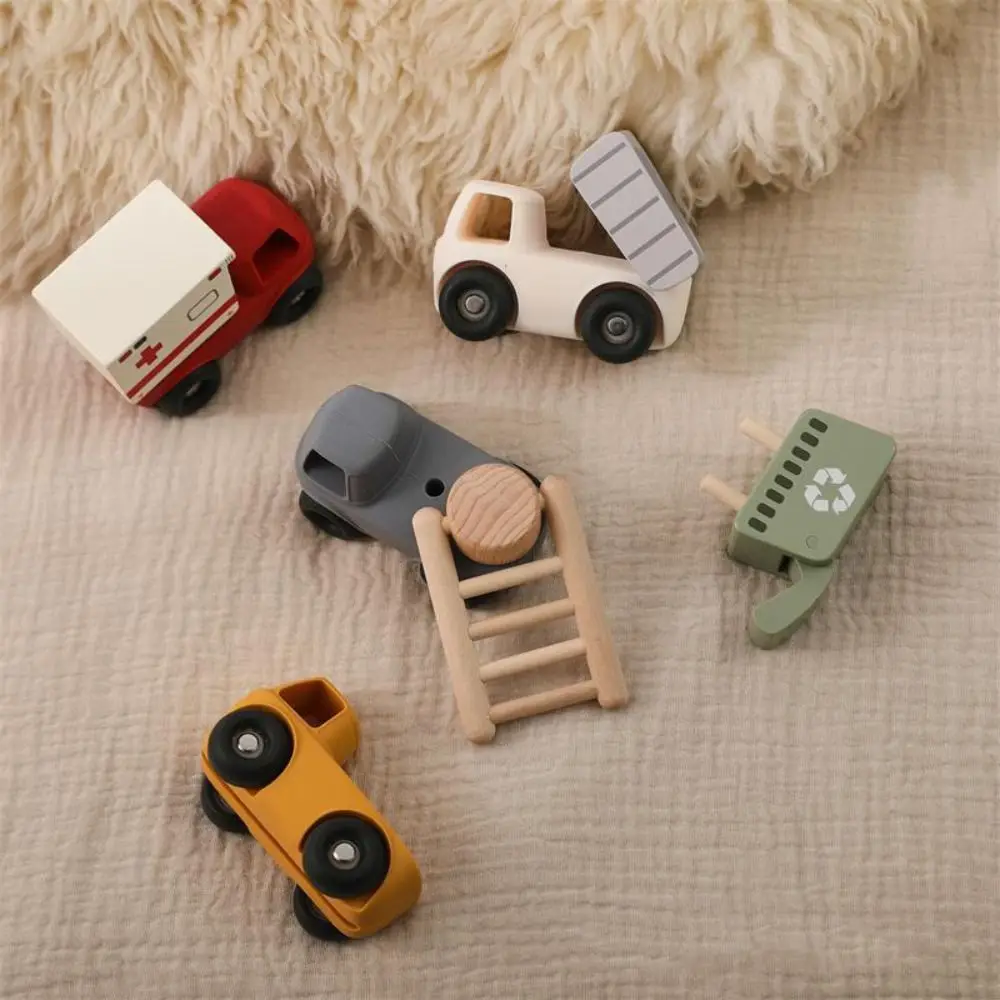

Food Grade Engineering Car Toys Cartoon Design Tipper Truck Ambulance Truck Toys Detachable BPA Free Silicone Cartoon Car Toy