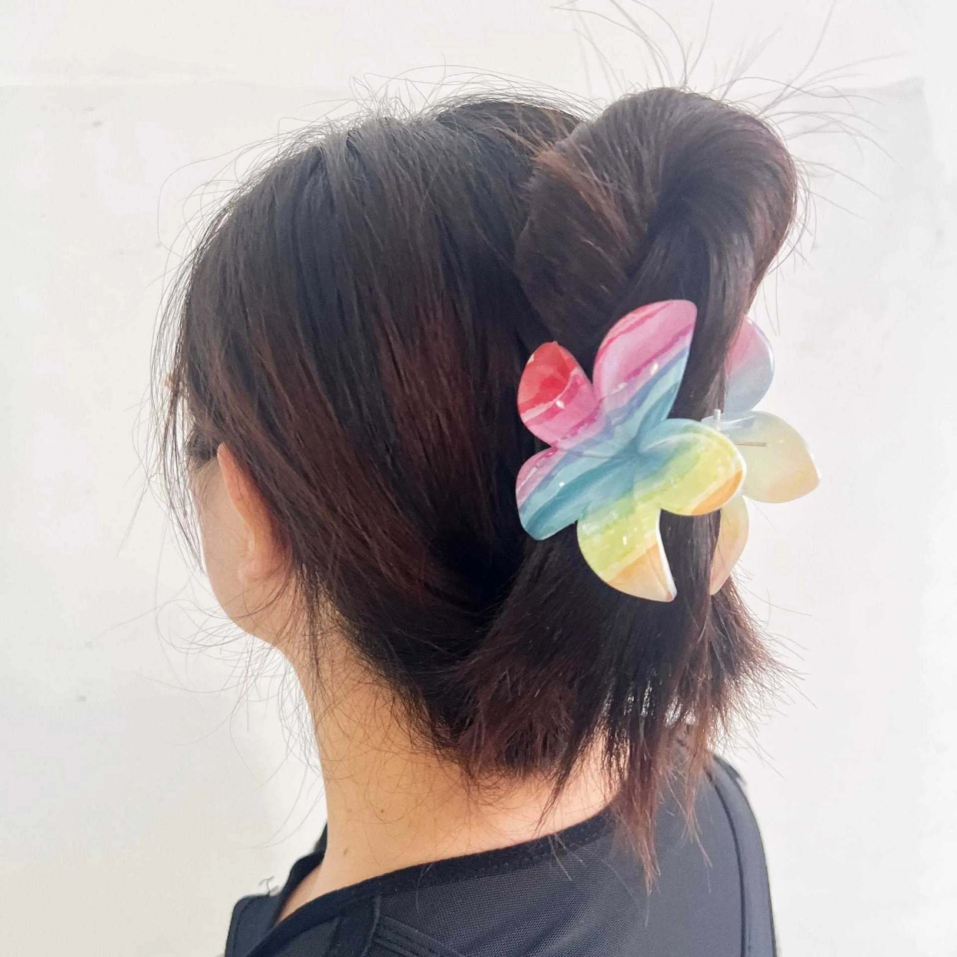 Colored Smudged Plumeria Grab Dopamine Girl back of head Sweet Girl Shark Clip clip Hairpin clip clip hairpin clip