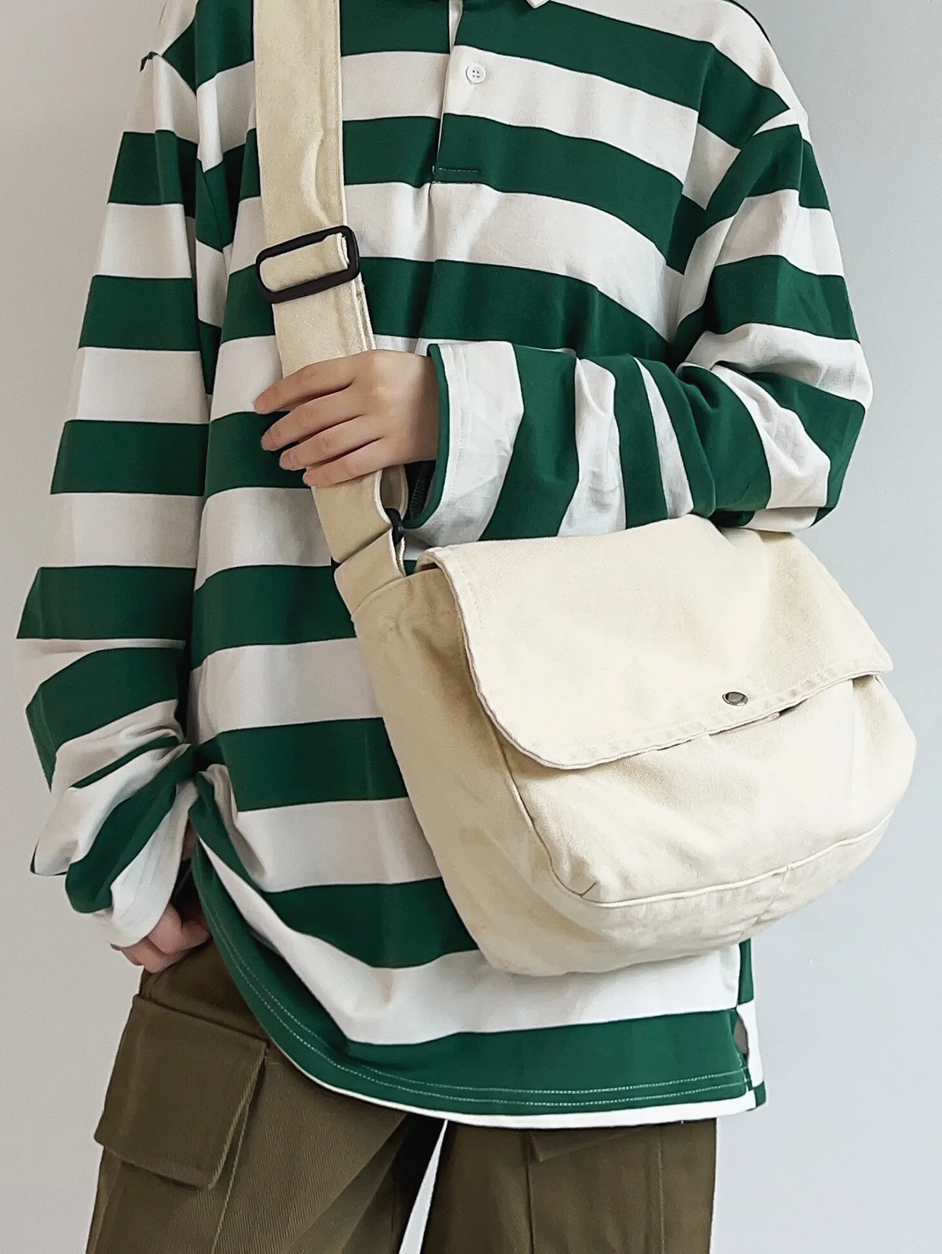 Trendy and Practical Men's Winter Bag - Shrieking Shoulder Bag and Side Bag for Christmas Gifts and Outdoor Activities