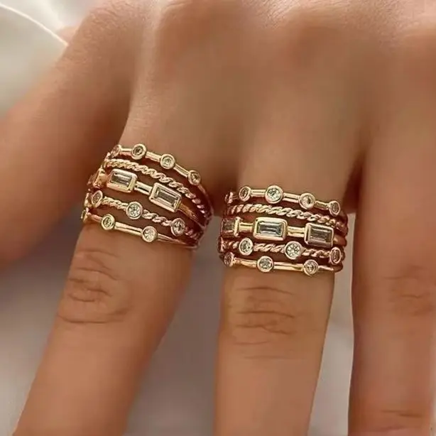 New Golden Plated Sun Rings for Women Fashion Rhinestone Inlaid In Hollow Metal Texture Ring Trendy Jewelry Wedding Gifts