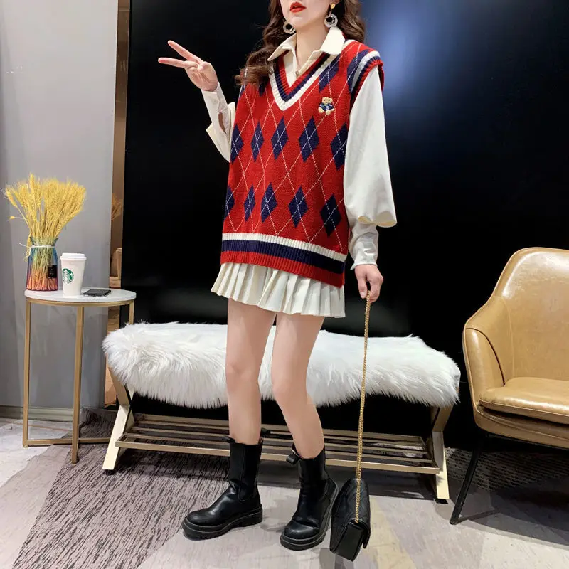 Coletes de malha vermelha para mulheres sem mangas inverno 2025 estética a tendência de roupas de viagem em oferta blusas femininas bordadas