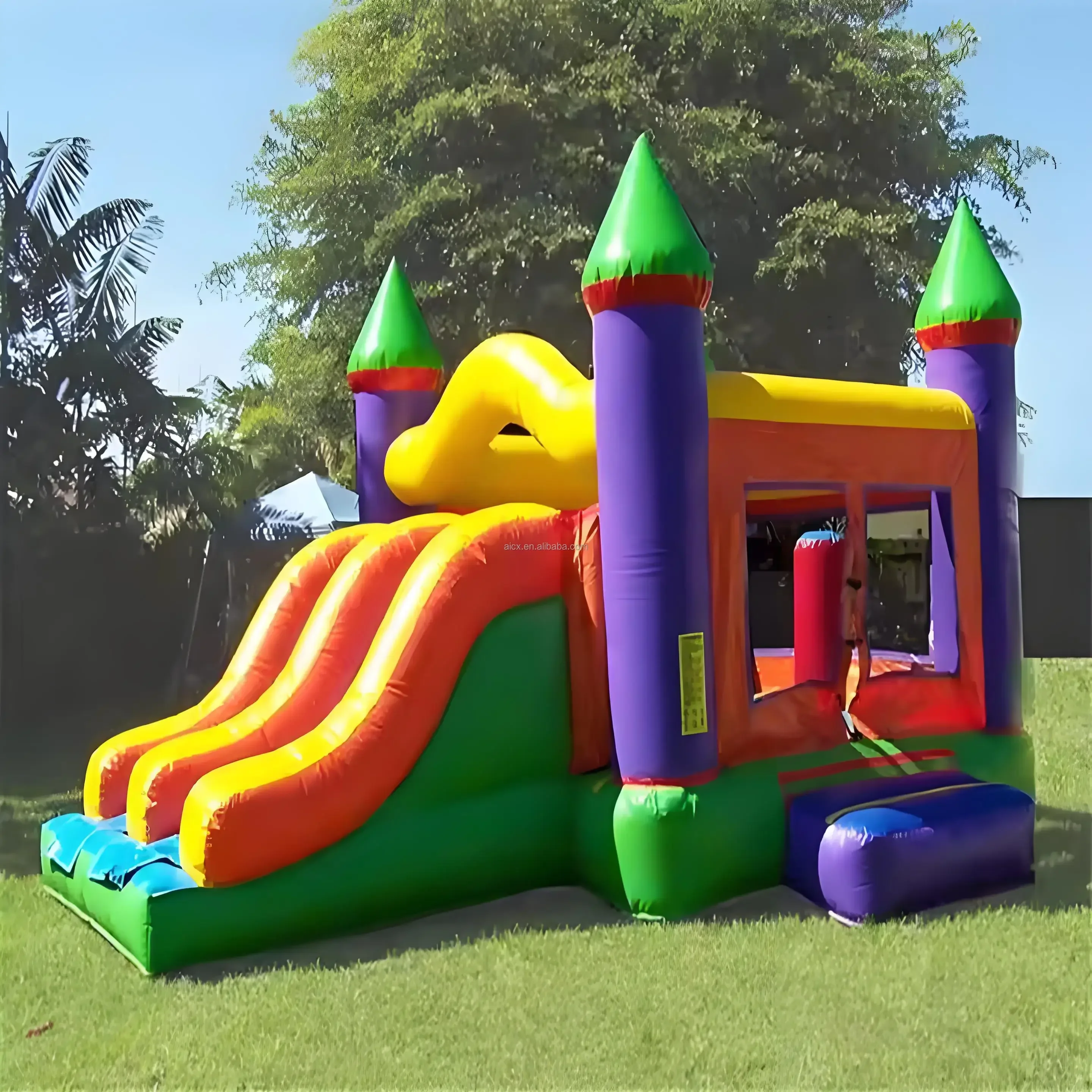 Inflatable commercial bouncy castles, inflatable castles for both children and adults