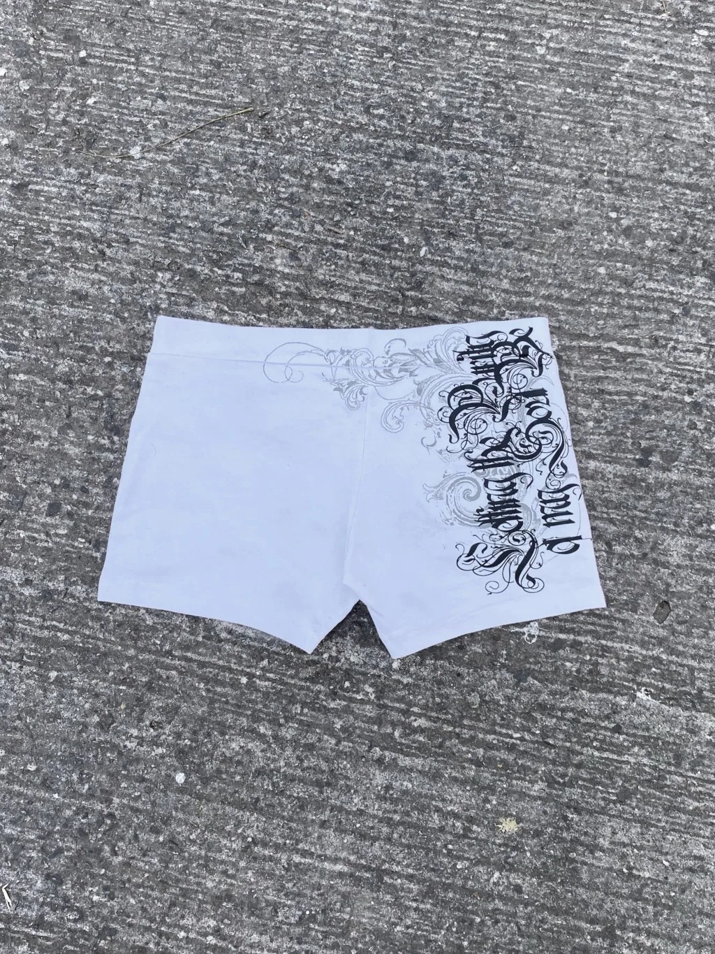 

Новые женские шорты в корейском стиле Y2K на весну/лето: простые, повседневные, универсальные и стильные.