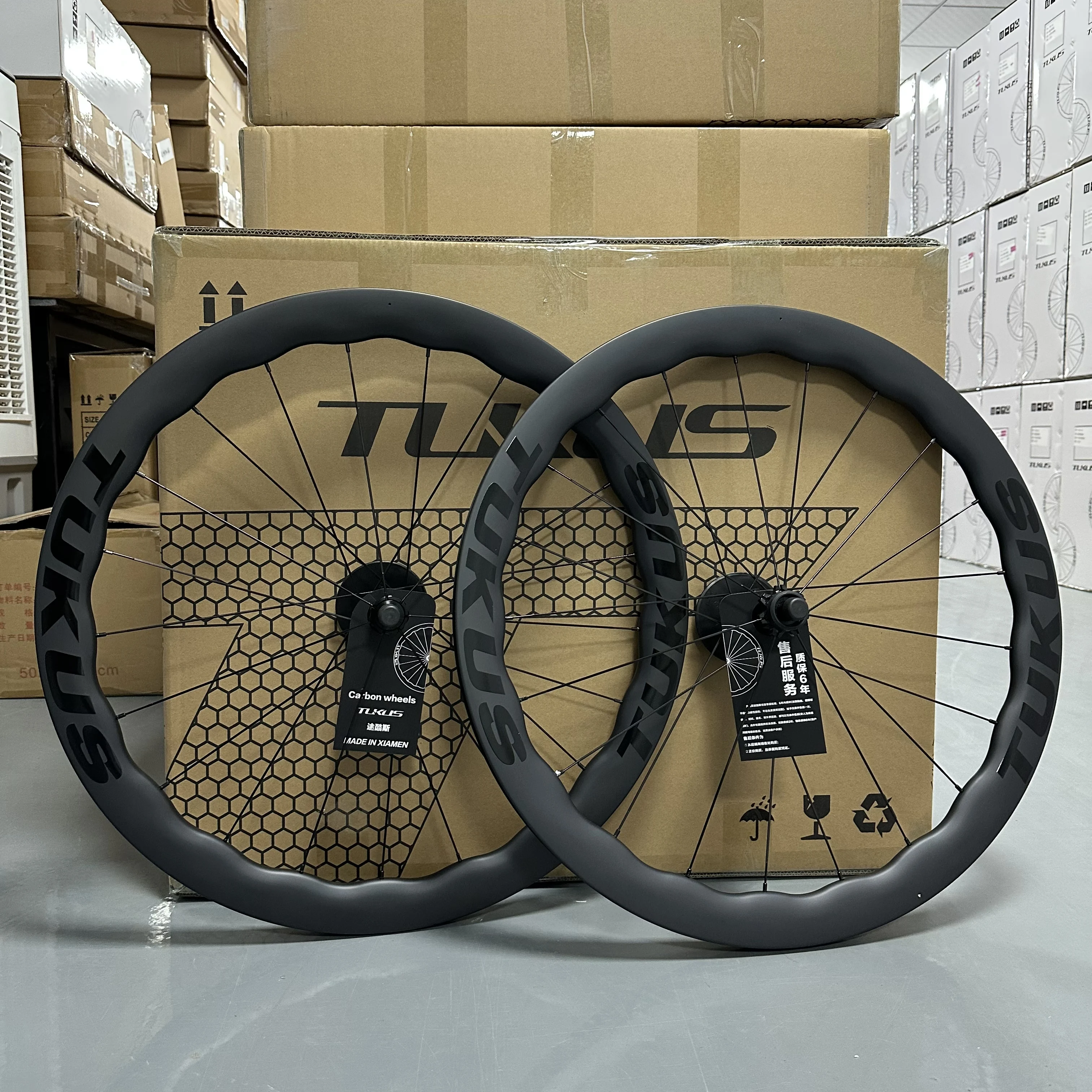 

Колесная пара шоссейного велосипеда TUKUS 700C из углеродного волокна, совместимая с дисковым тормозом, одобренная UCI, гоночная колесная пара для начинающих, повышенная производительность