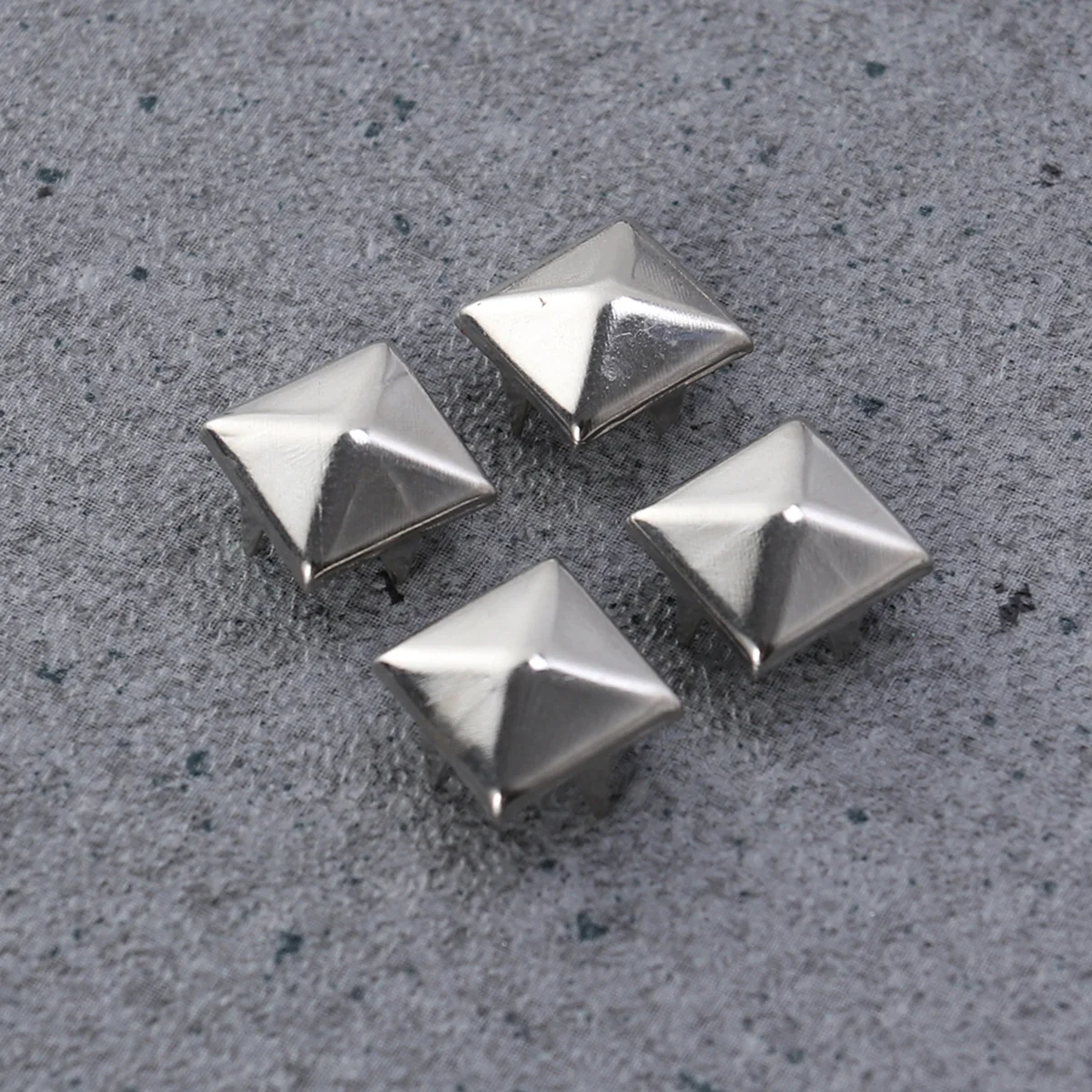 200pcs Square Rivet Metal Studs Spikes Nail for DIY Punk Shoes Belt Clothing Decor (Silver)