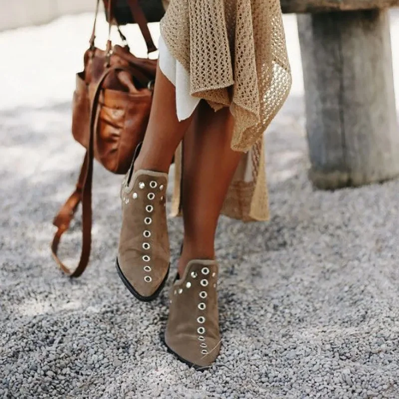 2024 New Women\'s Boots Autumn Pointed Head Rivets Personality Ankle Boots Women Sneakers Women