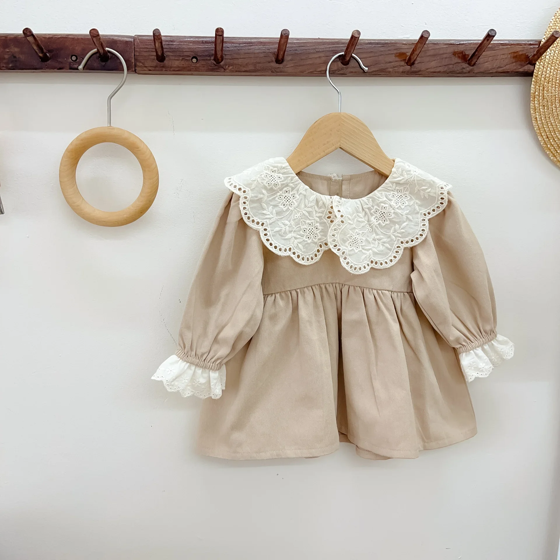 2024 neues Mädchen Herbst kleid: stilvolle Kinder Herbst College-Stil einfache kleine Mädchen Baby Prinzessin Kleid
