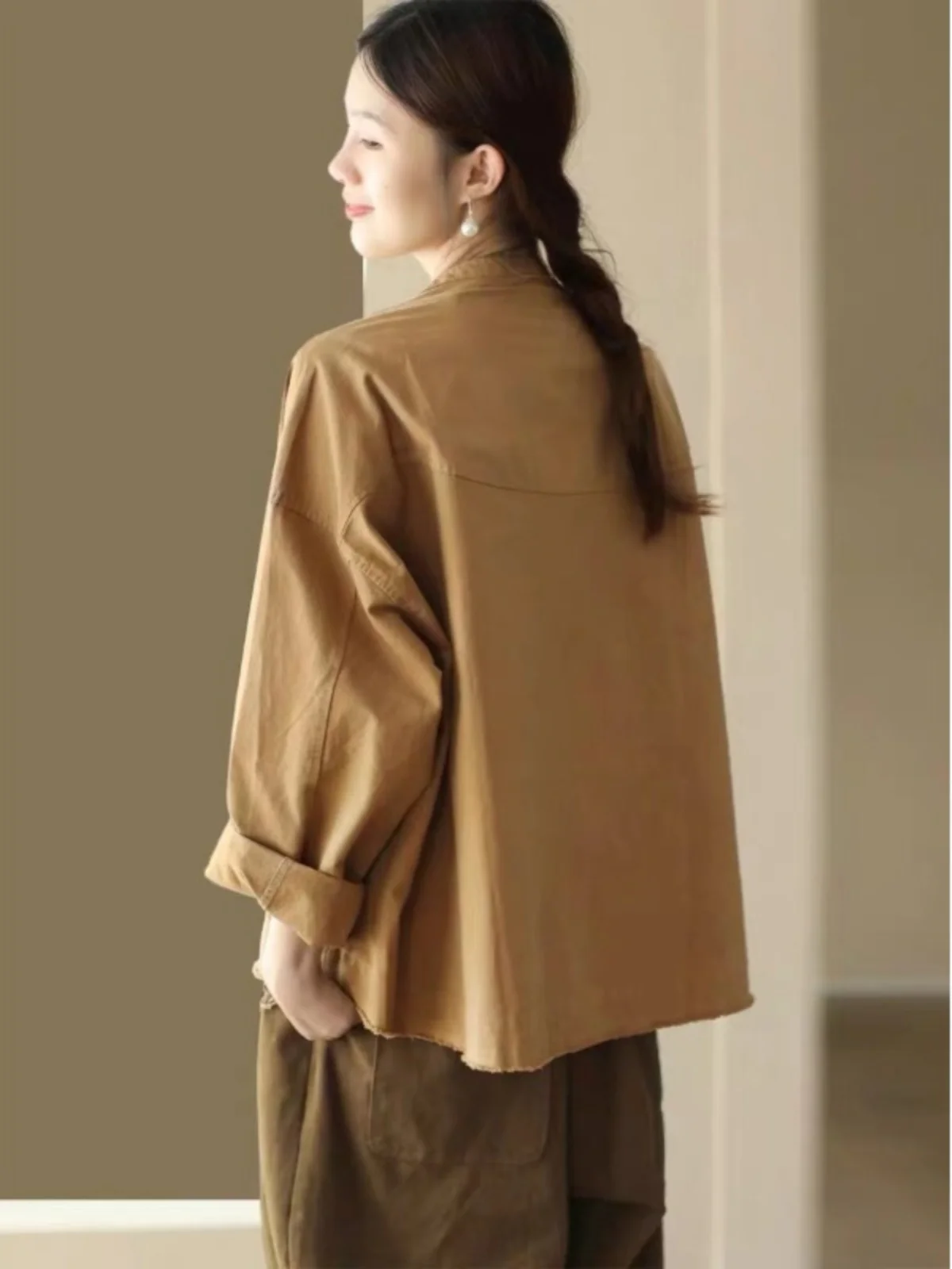Retro Long Sleeve Jacket Women Loose Casual Large Pocket round Neck Top Button up Classic Style Pure Color Commute Fashion